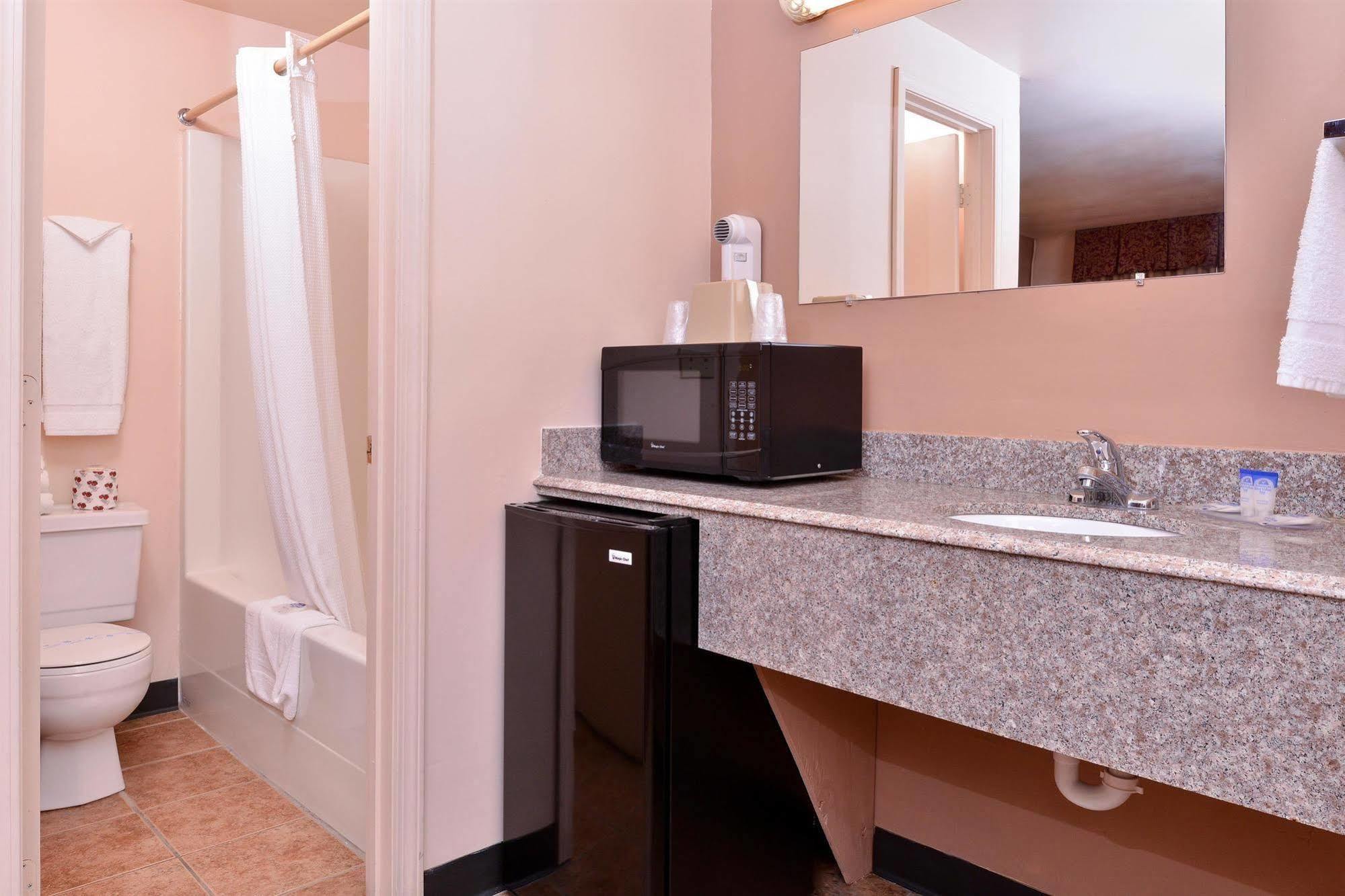 Americas Best Value Inn Eugene Bagian luar foto