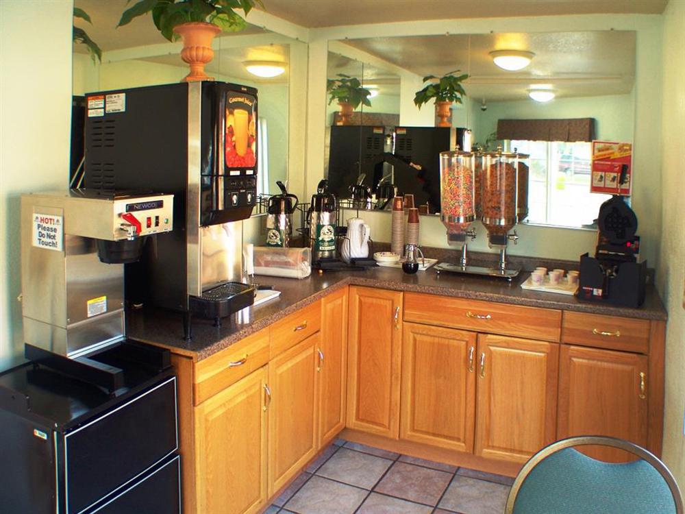 Americas Best Value Inn Eugene Restoran foto