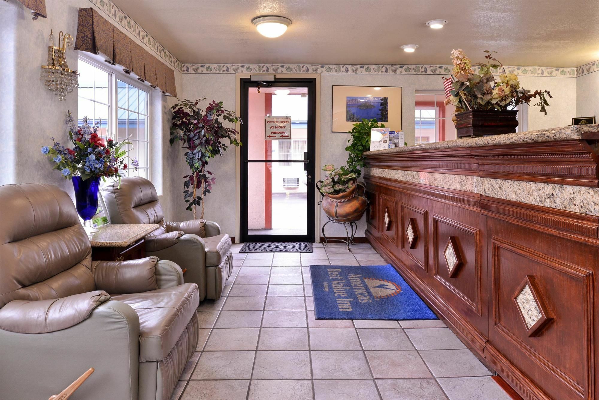 Americas Best Value Inn Eugene Bagian luar foto